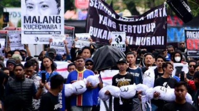 Aremania Galang Dukungan Bonek Kawal Sidang Tragedi Kanjuruhan di PN Surabaya