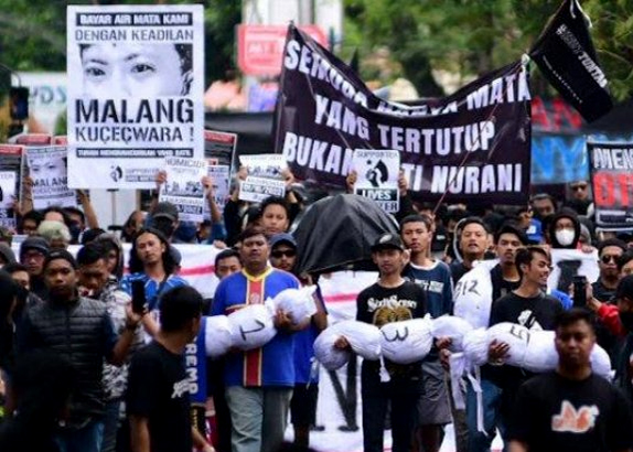 Aremania Galang Dukungan Bonek Kawal Sidang Tragedi Kanjuruhan di PN Surabaya