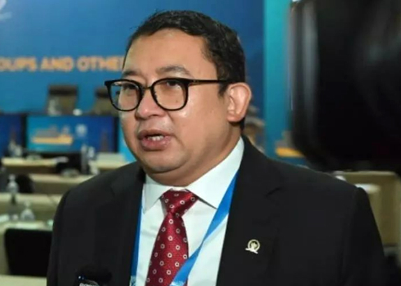 Fadli Zon Minta Pemerintah Batasi Turis dan TKA China ke Indonesia