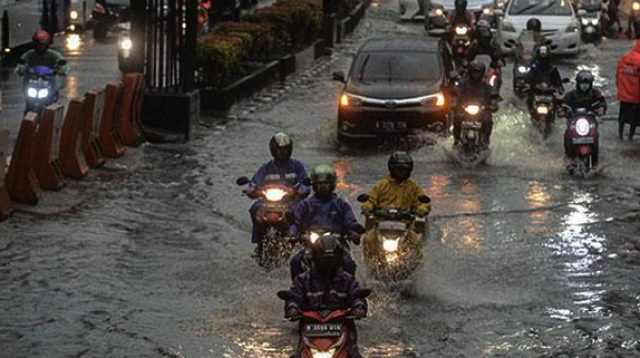 Waspada Cuaca Buruk, BMKG Prediksi Jakarta Bakal Diguyur Hujan Lebat
