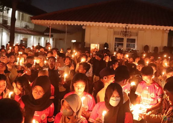 Ribuan Suporter Indonesia Gelar Aksi 1000 Lilin, Doa Untuk Erick Thohir Lobi FIFA