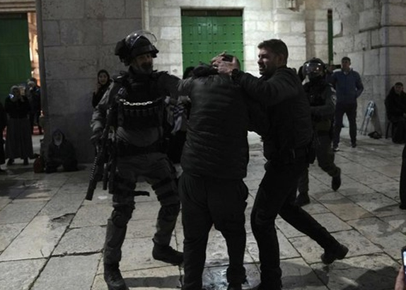 Pasukan Israel Serbu Masjid Al Aqsa Dua Kali Dalam Sehari