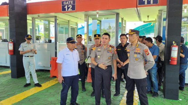 Sekretaris Satgas Saber Pungli Irjen Andry Wibowo memantau kesiapan jelang hari raya Idulfitri 2023 di Pelabuhan Gilimanuk, Jembrana, Bali.